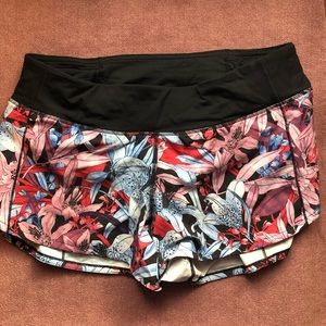 Lululemon Speed Up 4” shorts “lush lilies” sz 6